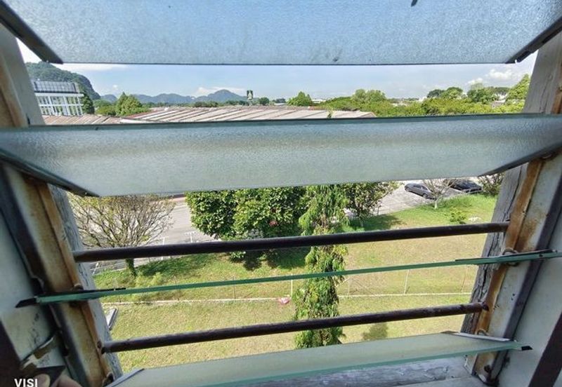 Cheap Sale Hot Area  3rd Floor Ipoh Garden East Flat Bercham Pakatan Jaya