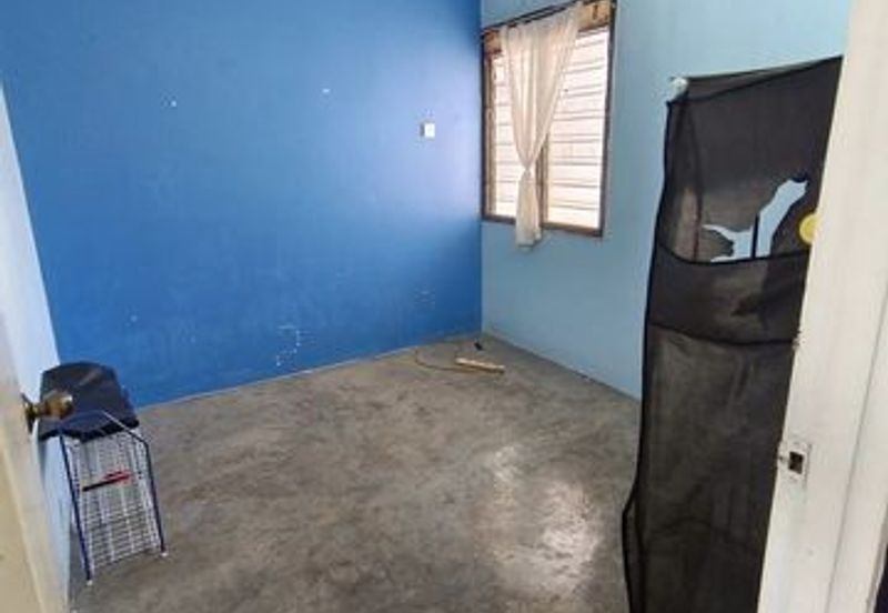 Cheap Sale Hot Area  3rd Floor Ipoh Garden East Flat Bercham Pakatan Jaya