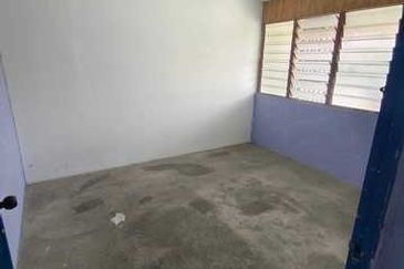 Not Low Cost 1st Floor Bercham Flat Ipoh Garden East Pakatan Jaya Ipoh Garden East