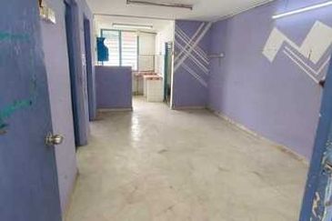 Not Low Cost 1st Floor Bercham Flat Ipoh Garden East Pakatan Jaya Ipoh Garden East