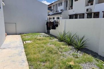 Reno 100k+ Gate Guard Bandar Sri Klebang Pine Park Strand Chemor Chepor Meru Perdana