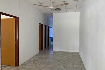 Easy Parking Field Facing Klebang Restu Chemor Chepor Meru Tasek Ria Medan Indah