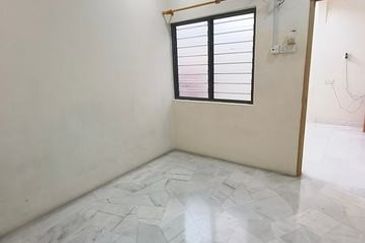 150x22ft Super Long Good Condition First Garden Buntong Silibin Ipoh Town Pertama