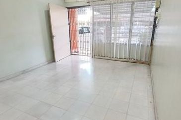 150x22ft Super Long Good Condition First Garden Buntong Silibin Ipoh Town Pertama