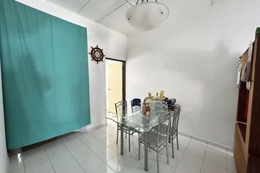 Partly Furnish Good Condition Lahat Single Storey Badri Shah Seri Wang Menglembu Pengkalan