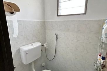 Partly Furnish Good Condition Lahat Single Storey Badri Shah Seri Wang Menglembu Pengkalan