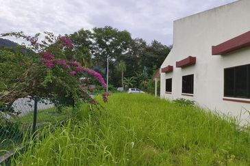 Corner Hot Area Silibin Rishah Single Storey Kledang Emas Buntong Ipoh Town First Garden