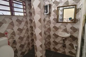 Corner Hot Area Silibin Rishah Single Storey Kledang Emas Buntong Ipoh Town First Garden