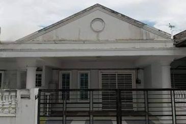 Full Loan 100% Gate Guard FREEHOLD Bercham Taman Putra Pertama Bandar Baru Tanjung Rambutan