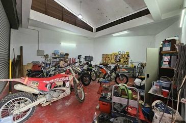 Fully Renovated Gate Guard High End Pengkalan Bayu Pinggiran Sppk Station 18