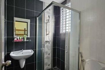 Fully Renovated Gate Guard High End Pengkalan Bayu Pinggiran Sppk Station 18