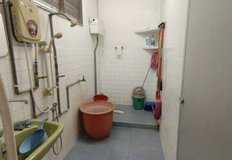 Field Facing FREEHOLD Good Condition Ipoh Garden South 22*70 Fair Park Simee Town