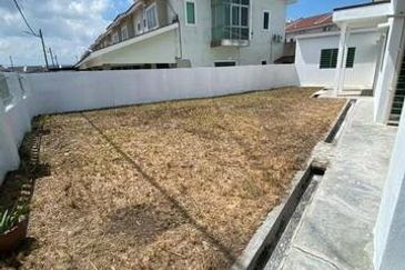 Big Size 2830sqft Intermediate Corner Lahat Sri Wang Single Storey Mines BAdri Shah