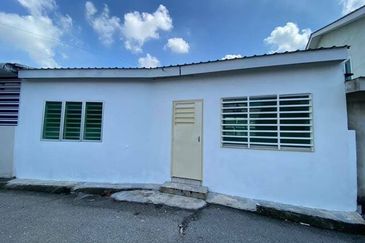 Big Size 2830sqft Intermediate Corner Lahat Sri Wang Single Storey Mines BAdri Shah