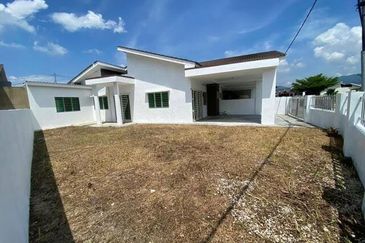 Big Size 2830sqft Intermediate Corner Lahat Sri Wang Single Storey Mines BAdri Shah