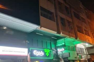 Cheap Sale Hot Area 4 Sty Shop Lot Ipoh Town Jalan Hussein Pekan Old 