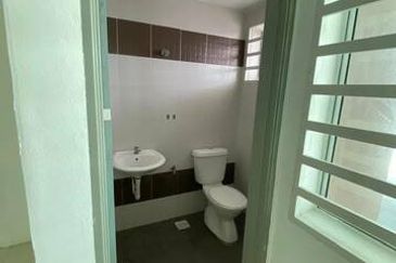 Big Size 2830sqft Intermediate Corner Lahat Sri Wang Single Storey Mines BAdri Shah