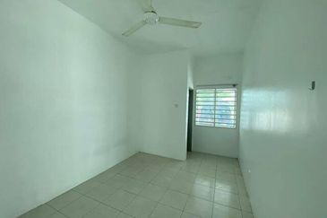 Big Size 2830sqft Intermediate Corner Lahat Sri Wang Single Storey Mines BAdri Shah