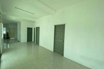 Big Size 2830sqft Intermediate Corner Lahat Sri Wang Single Storey Mines BAdri Shah