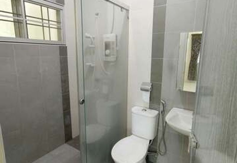 Gate Guard Corner Single Storey Easy Parking Lapangan Kiara Pengkalan Pasir Pinji SPPK