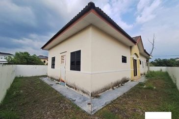 Renovated Good Condition Bungalow Single Storey Pengkalan Pegoh Seberang Pinji Mewah Indah
