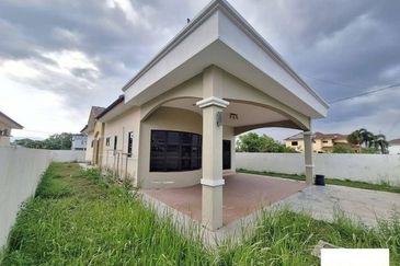 Renovated Good Condition Bungalow Single Storey Pengkalan Pegoh Seberang Pinji Mewah Indah