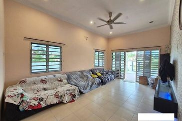 Renovated Good Condition Bungalow Single Storey Pengkalan Pegoh Seberang Pinji Mewah Indah