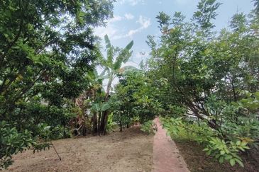 Jalan Kota Emerald 4/5