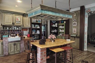 Jalan Kota Emerald 4/5