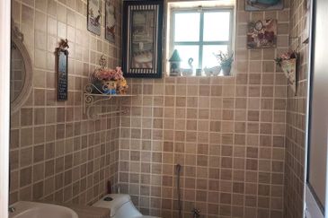 Jalan Kota Emerald 4/5