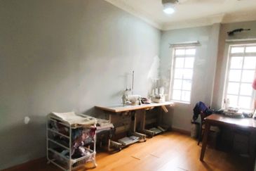 Jalan Kota Emerald 4/5