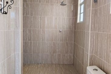 Jalan Kota Emerald 4/5