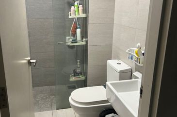 Gravit8 @ Klang South