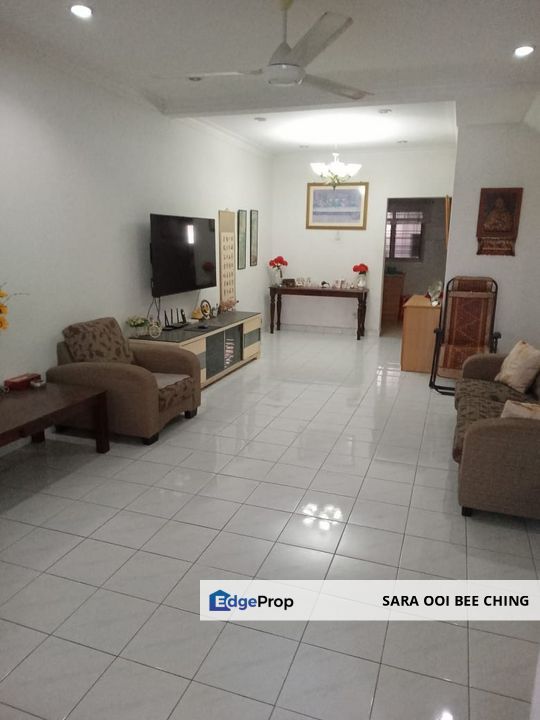 Putra Prima 2 storey Terrace Renovated and Well maintained Easy access to LRt Station Puchong Prima, Selangor, Puchong
