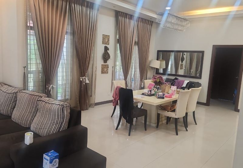 Glenmarie Cove Residence