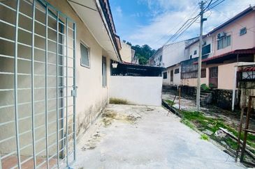 Jalan Ukay Perdana 4/2