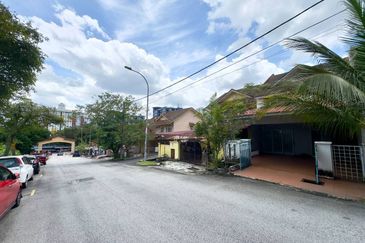 Jalan Pantai Murni 1