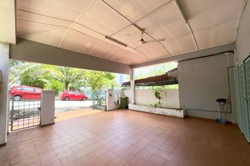 Jalan Pantai Murni 1