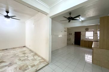 Jalan Pantai Murni 1