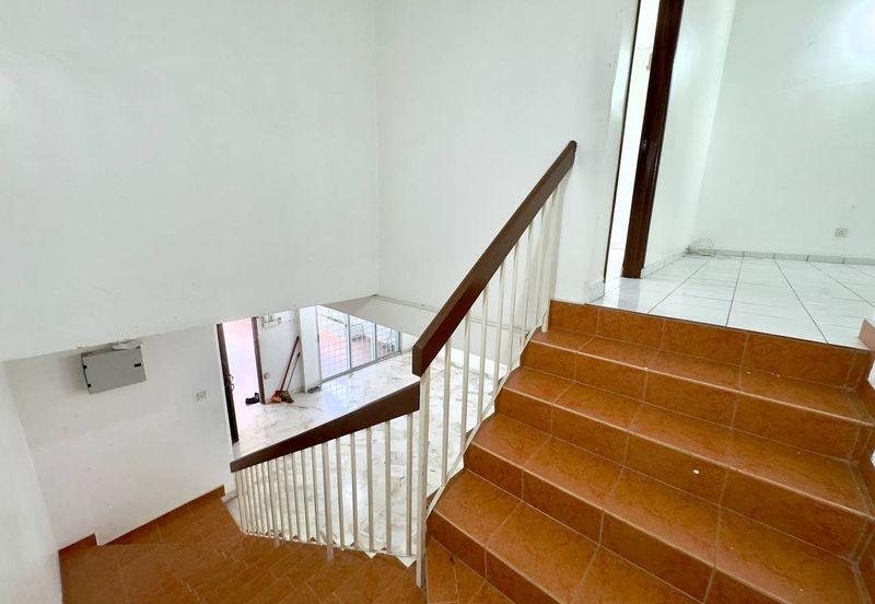 Jalan Pantai Murni 1