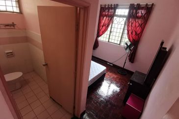 Sri Melor (Mulberry Court)