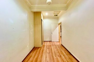 Jalan Suasana, Bandar Tun Hussein Onn