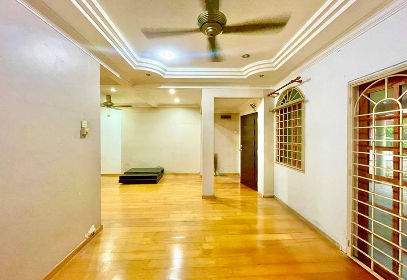 Jalan Suasana, Bandar Tun Hussein Onn