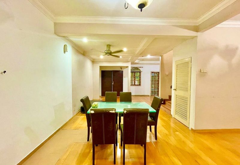 Jalan Suasana, Bandar Tun Hussein Onn