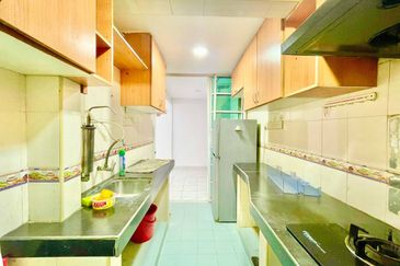 Apartment Indah, Damansara Damai