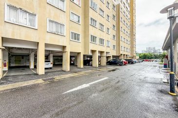 Putra Suria Residency Apartment