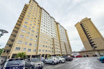 Putra Suria Residency Apartment