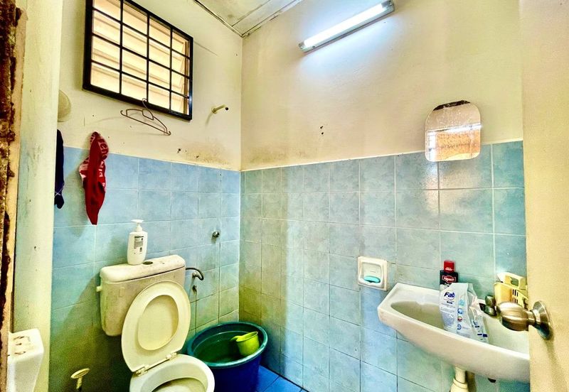 Sri Puteri (Earls Court), Ukay Perdana