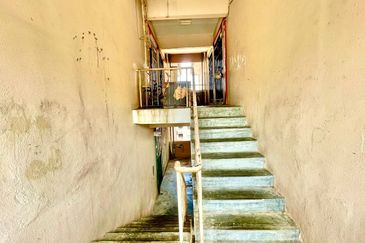 Sri Puteri (Earls Court), Ukay Perdana