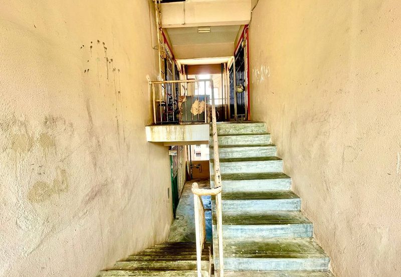 Sri Puteri (Earls Court), Ukay Perdana